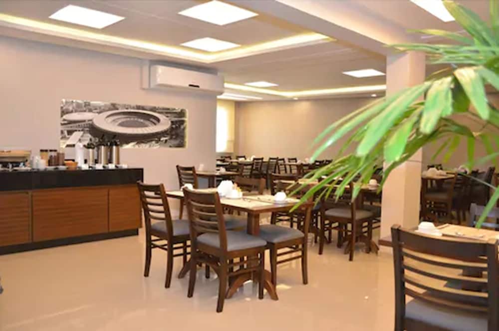 Saionara Hotel 43/53
