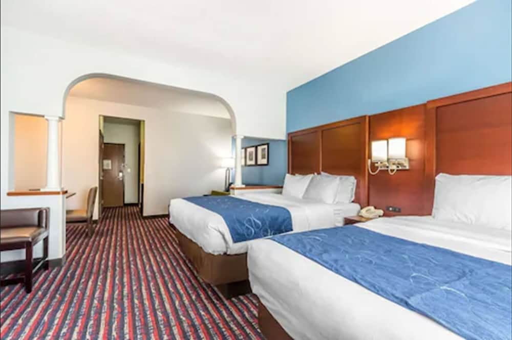 Comfort Suites St Charles-St Louis 11/38