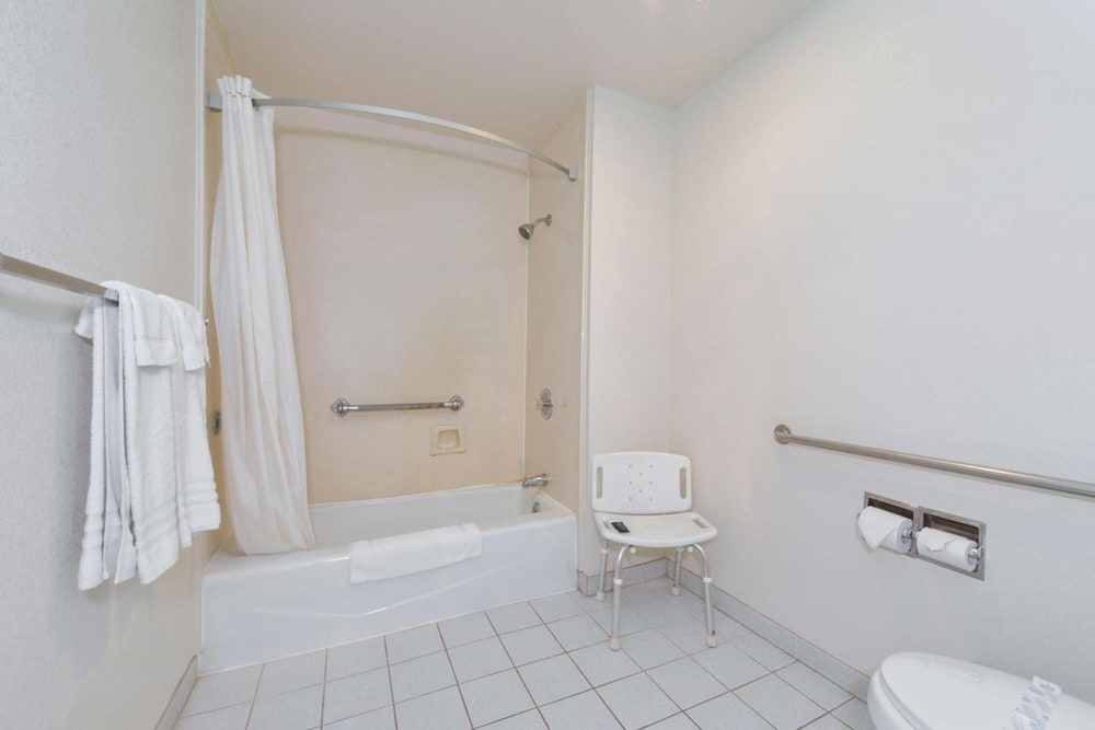 Americas Best Value Inn Atascadero Paso Roble 34/66