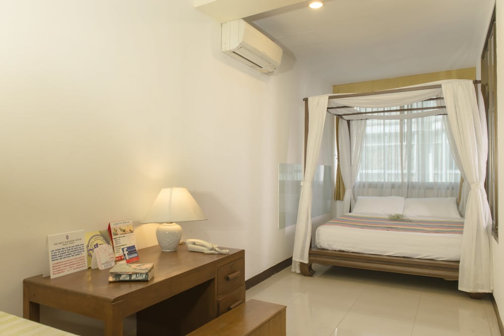 Best House Bangkok 49/50