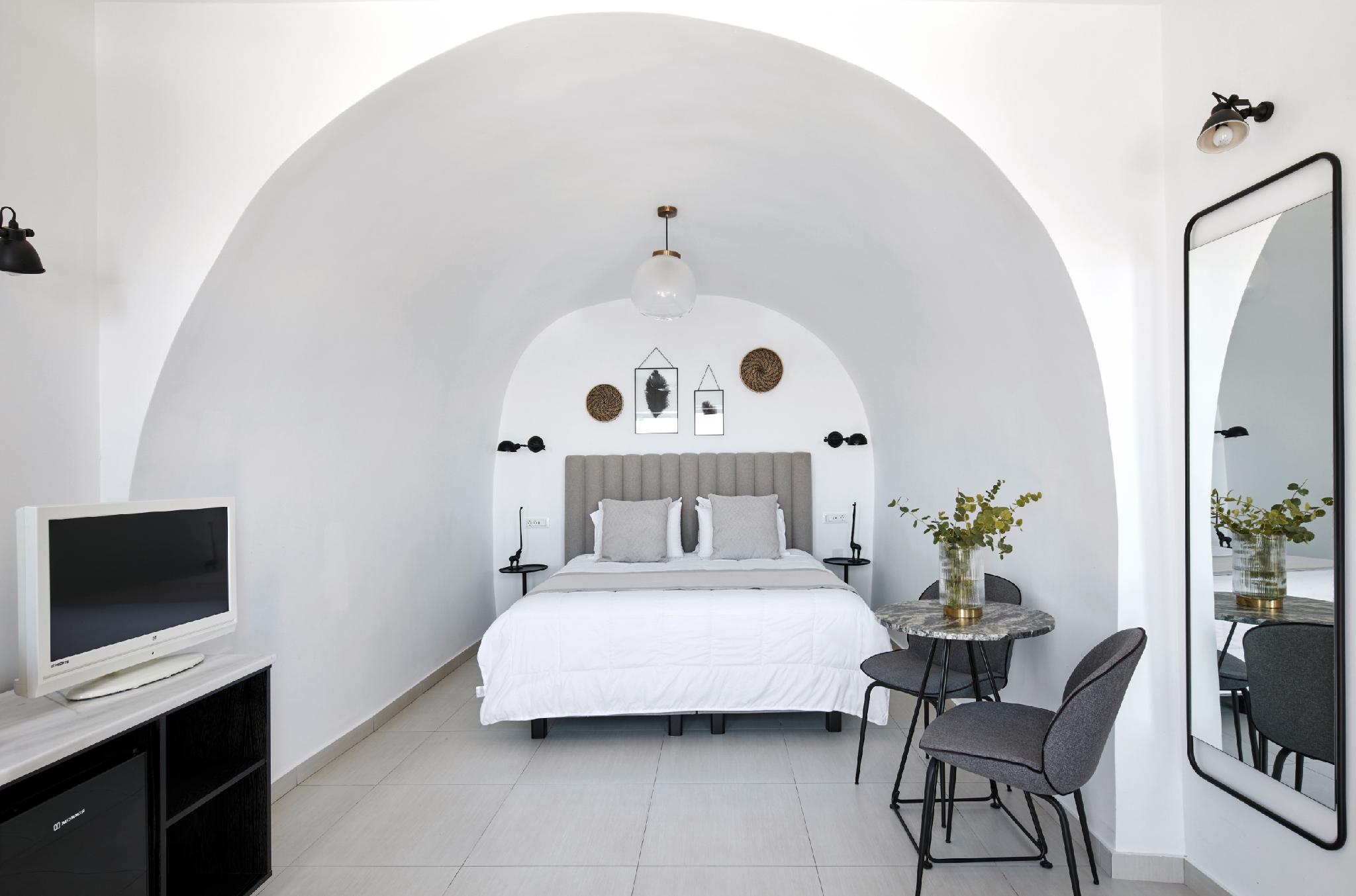 Honeymoon, Suite, Caldera View, Outdoor Jetted Tub
