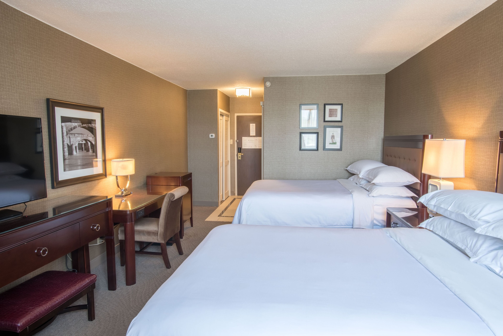 Traditional, 2 Double Beds, Pool Side