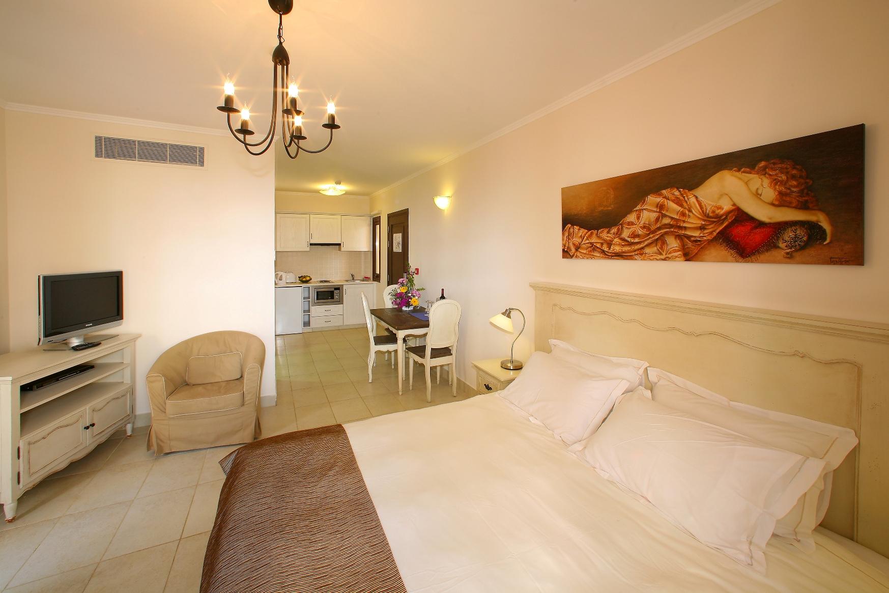 Room, Den