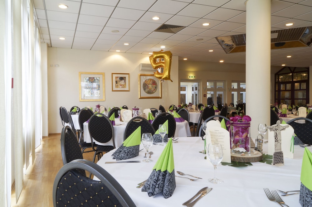Trip Inn Kongresshotel Rodgau 65/70