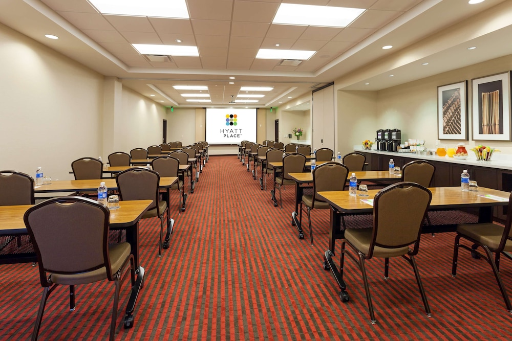 Hyatt Place Bloomington 50/64