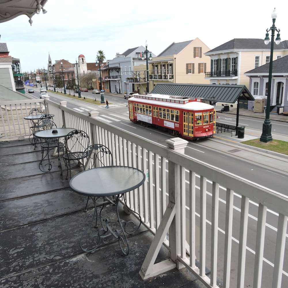 French Quarter Suites Hotel 8/55