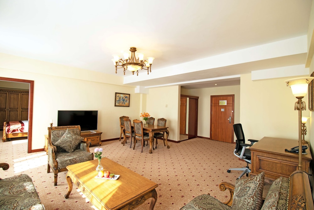 Kempinski Hotel Khan Palace 55/81