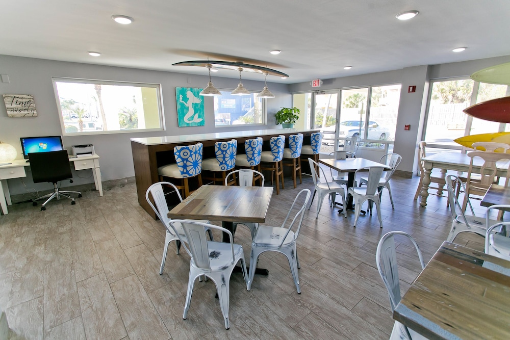 Surf Sand Hotel 38/57