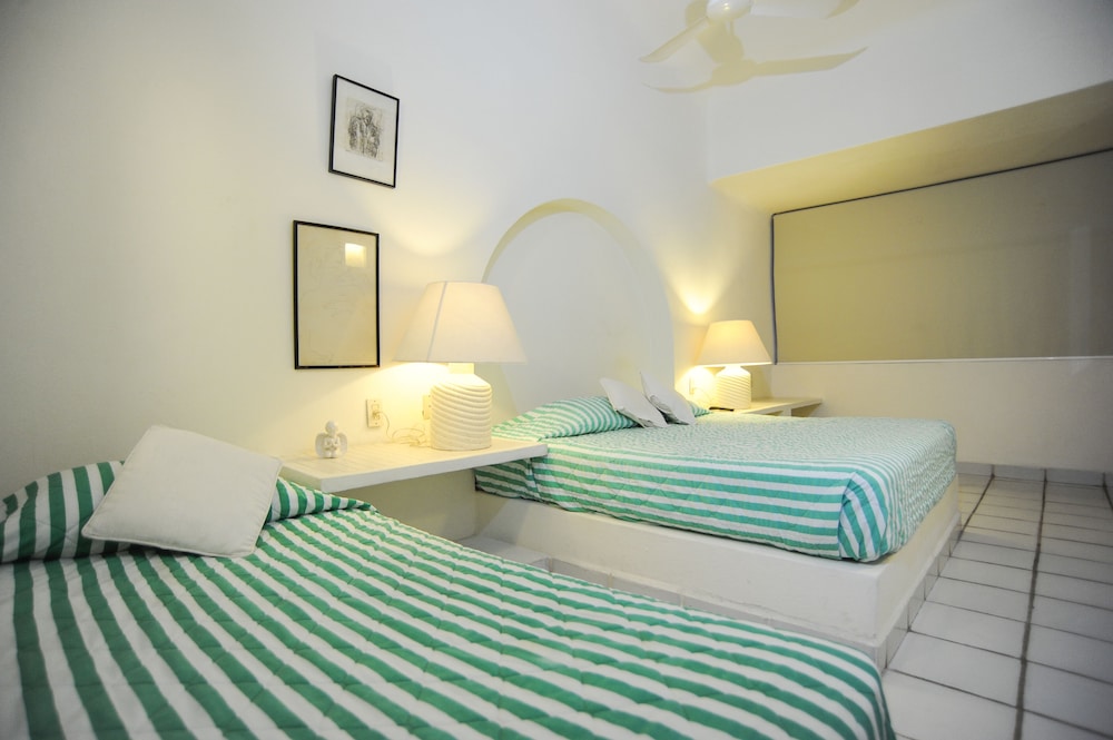 Suites Ixtapa Plaza 10/50
