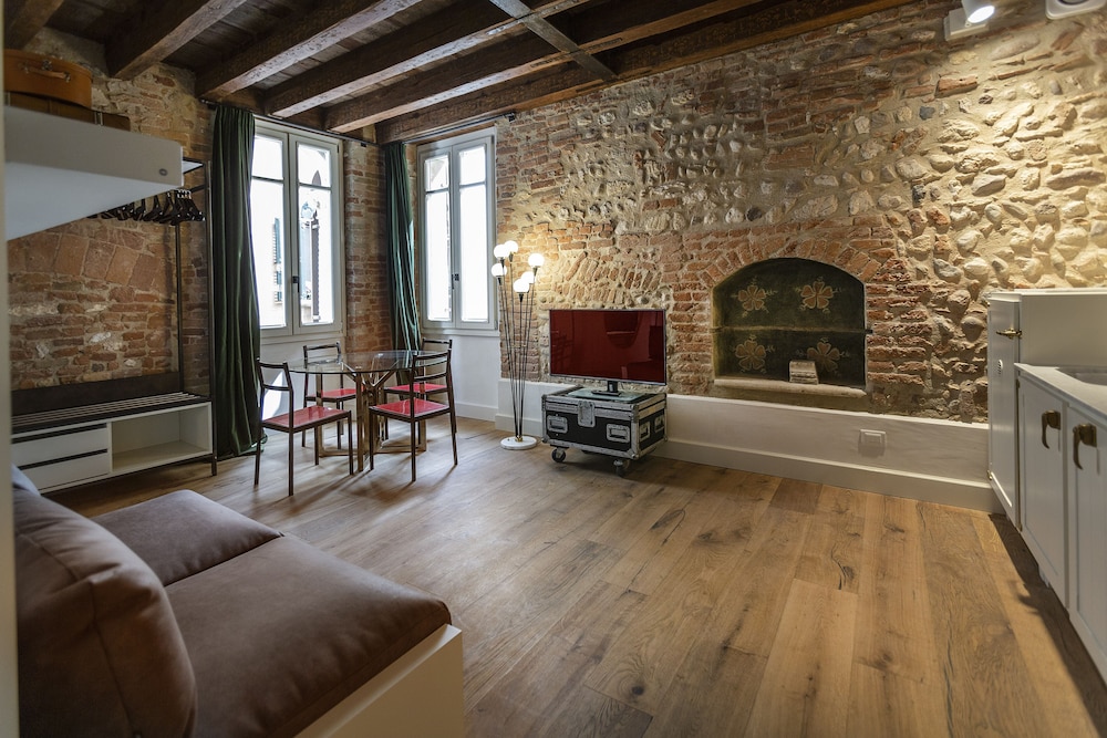 Residenza Palazzo Brenzoni 30/46
