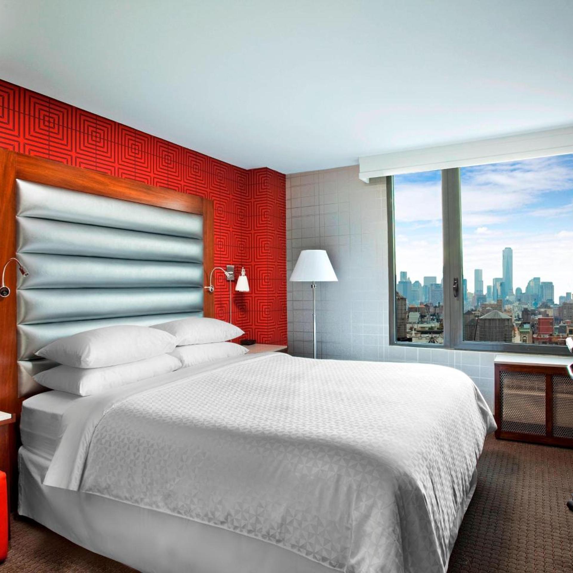 Empire, Guest Room, King Bed, with View, High Floor