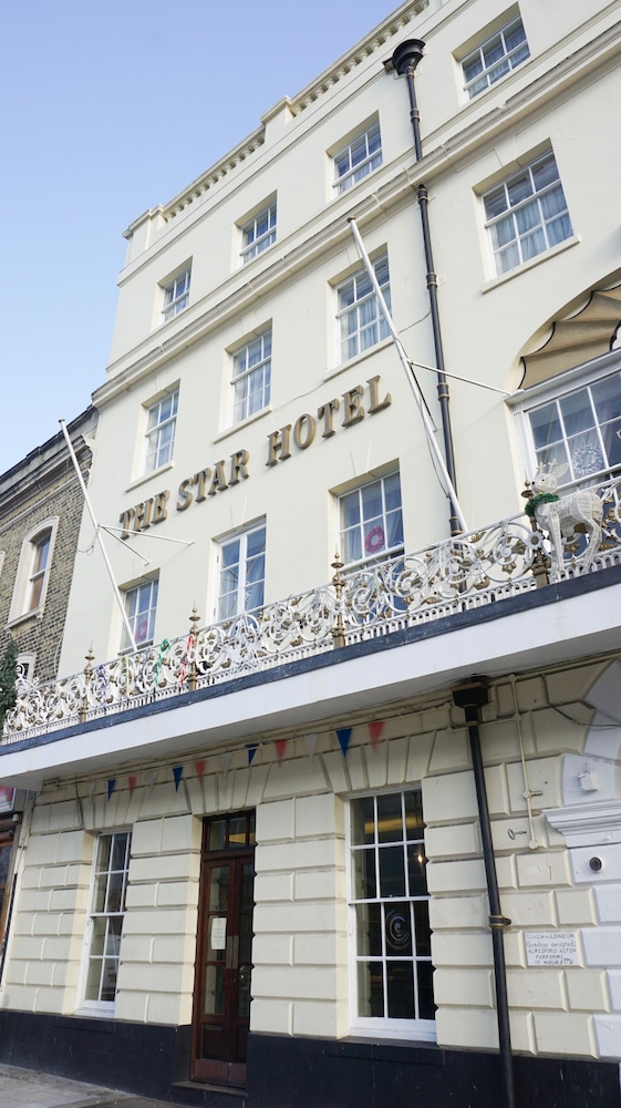 THE STAR HOTEL 2/54