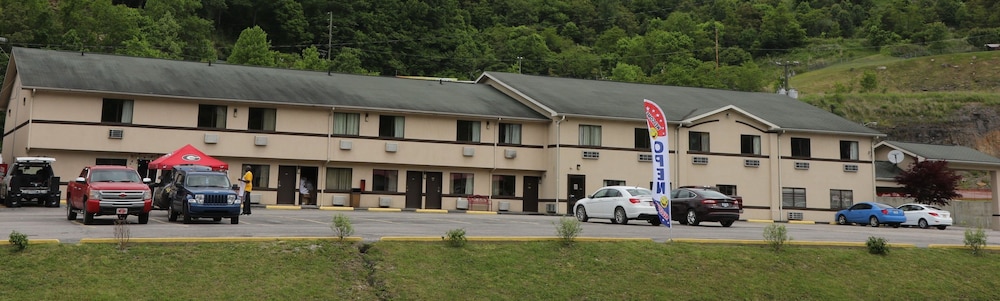 American Elite Inn 65/66