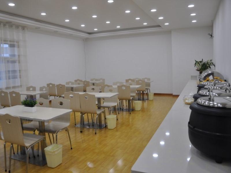 GreenTree Inn Hainan Tibetan autonomous prefecture Gonghe County Express Hotel 14/15