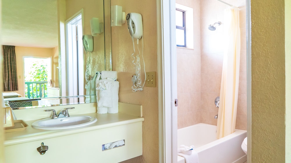 Fort Lauderdale Beach Resort Hotel And Suites 40/42