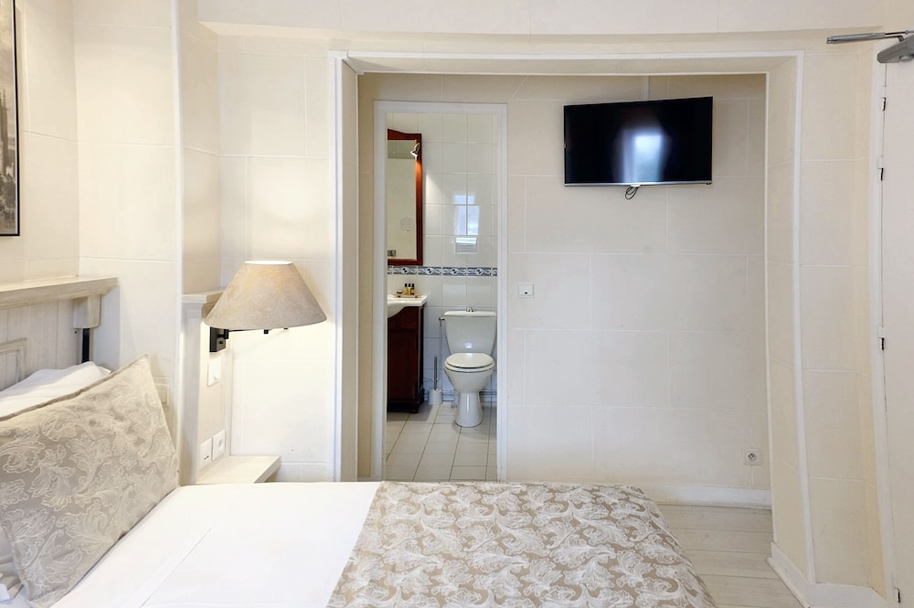 HOTEL DU CHATEAU 38/53