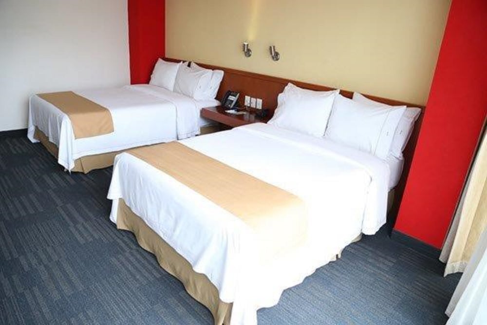 Holiday Inn Express Guadalajara Expo 16/72