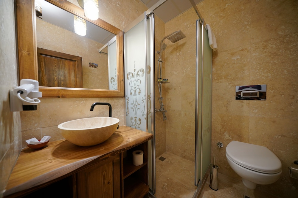 Pashahan Hotel 38/43