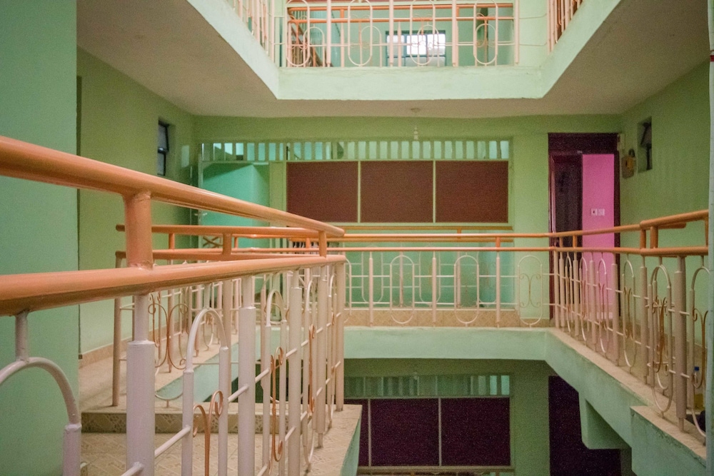 Winstonia Hotel 3/34
