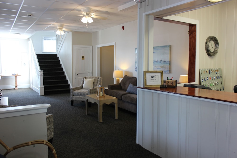 Blue Water Inn 2/46