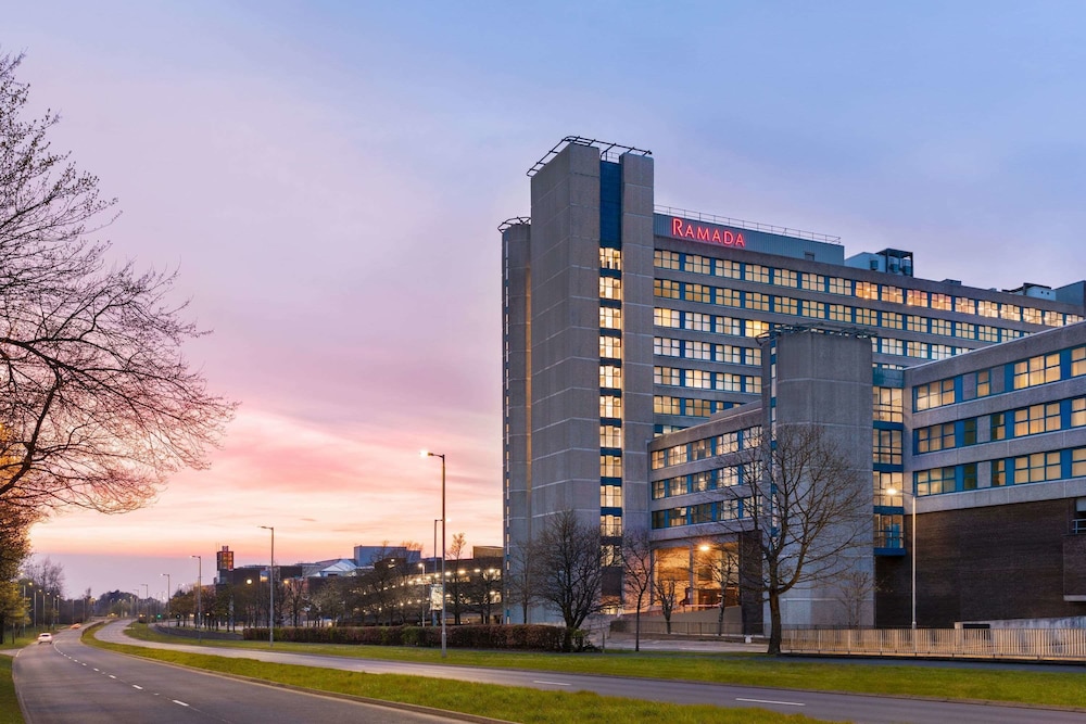 Ramada by Wyndham East Kilbride 1/30