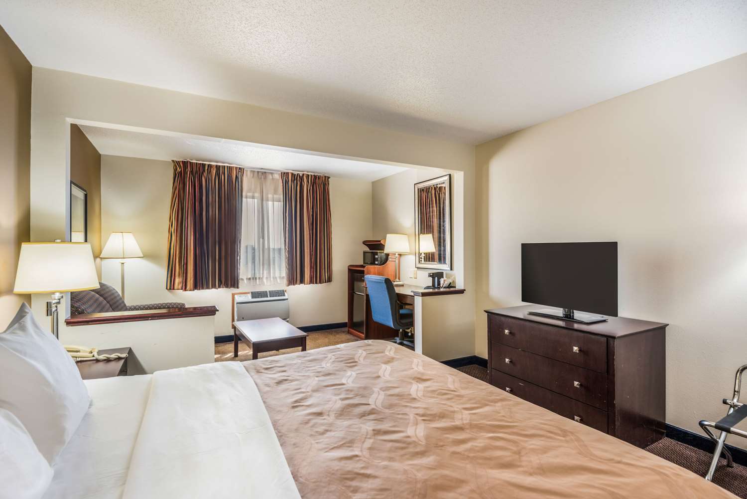 Suite, King Bed