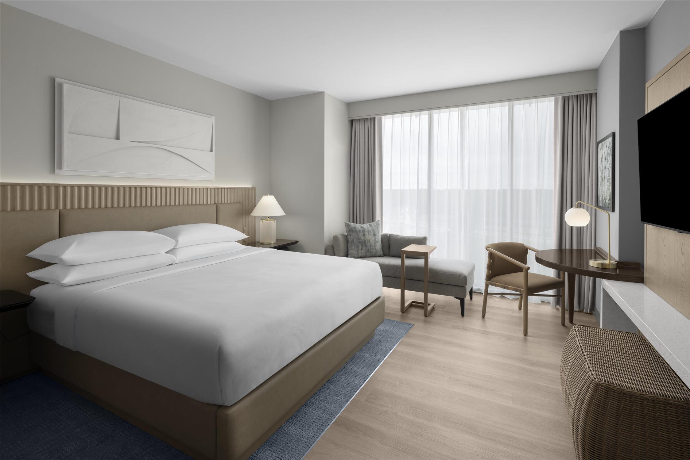 Room, King Bed, Chaise View