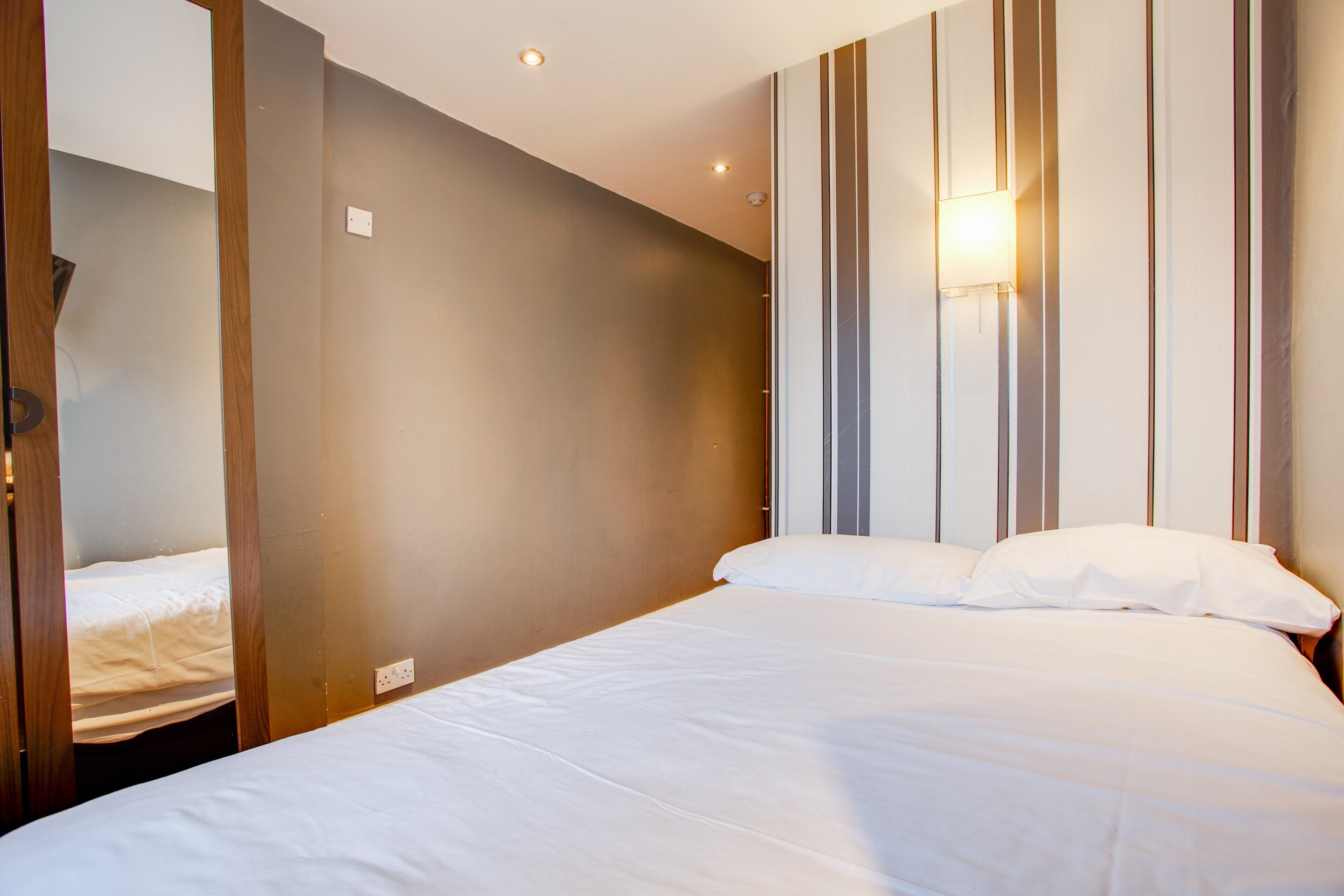 Compact Single Room