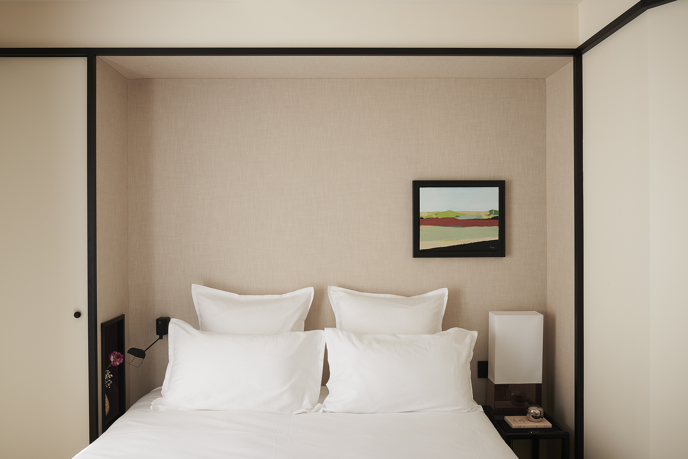 Beautiful Belleville Hotel & Hostel 5/28
