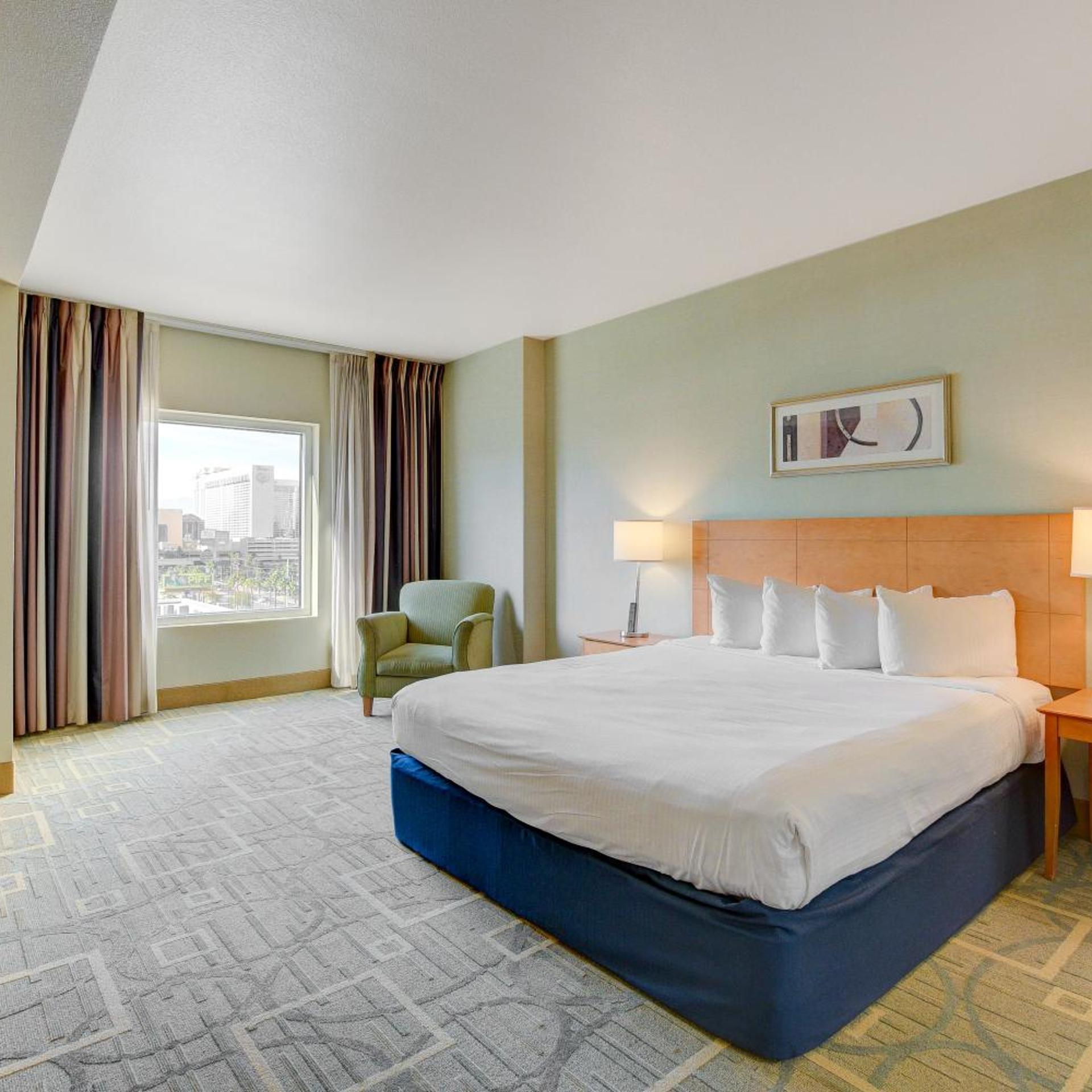 Luxury 1BD/1BTH Suite at Platinum Hotel STRIP VIEW 15/50