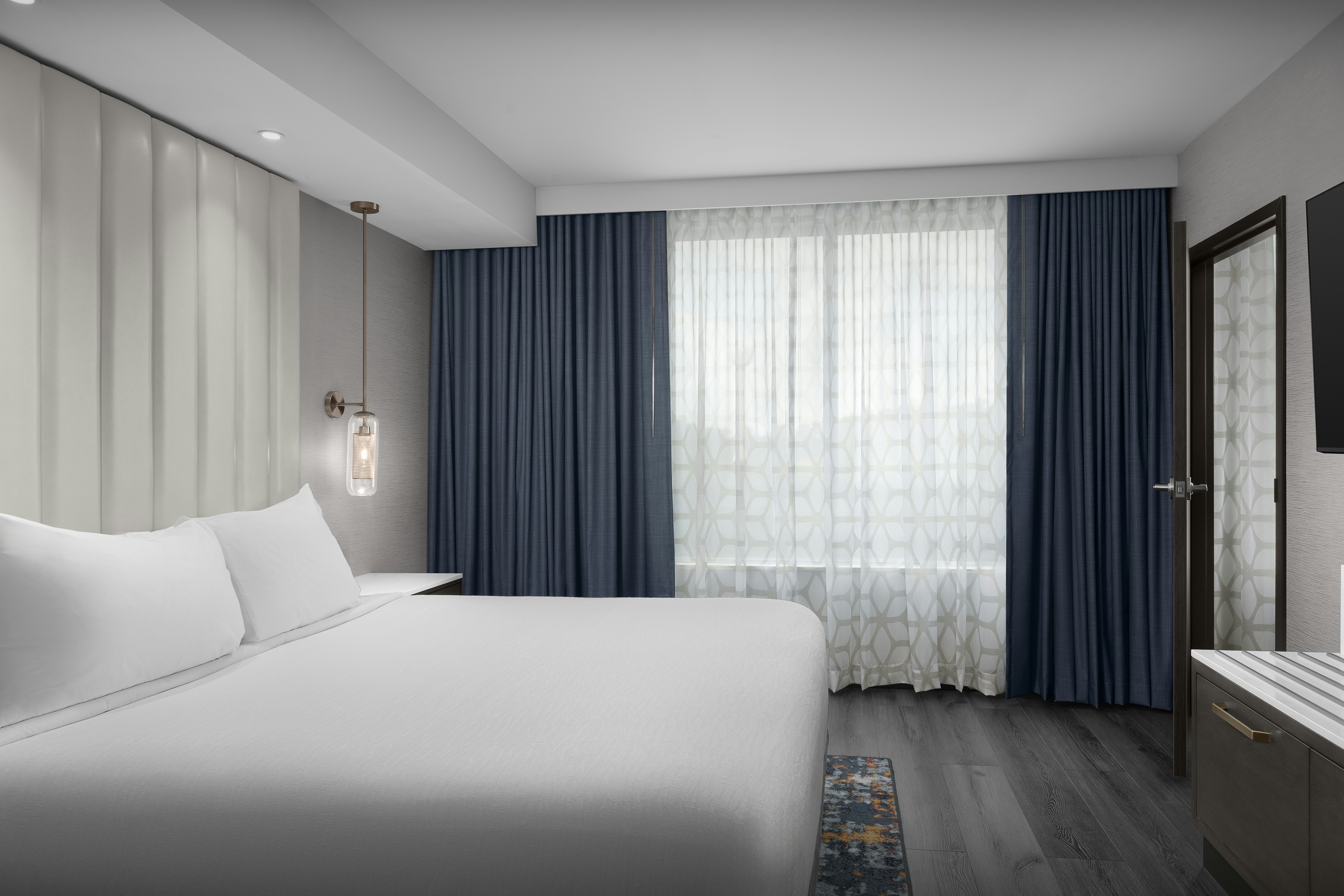 2 ROOMS, SUITE, KING BED, ACCESSIBLE