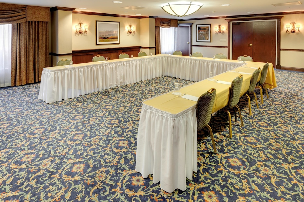Hampton Inn Suites Columbus Polaris 34/35