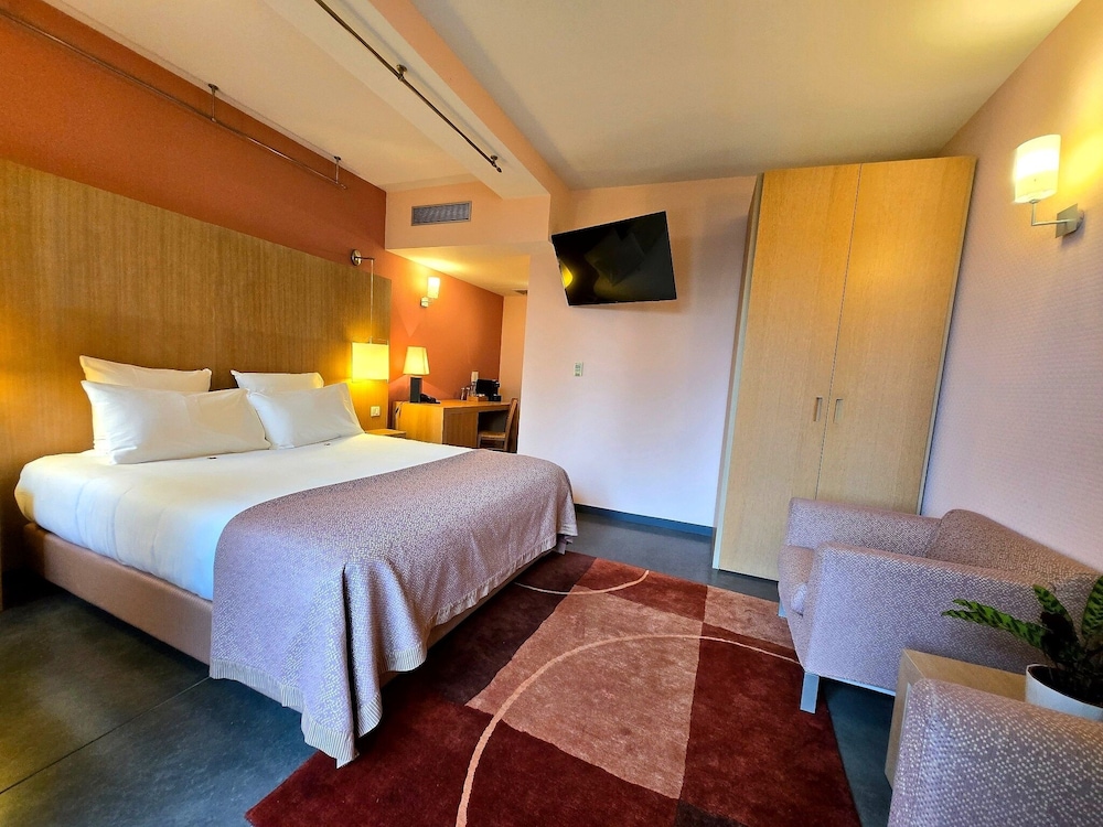 Hotel the Originals Le Jules Verne 19/70