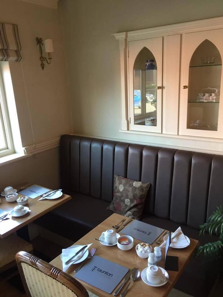Taunton House Hotel 43/51