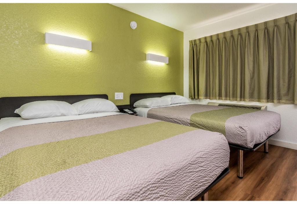 2 Full Beds Non-Smoking