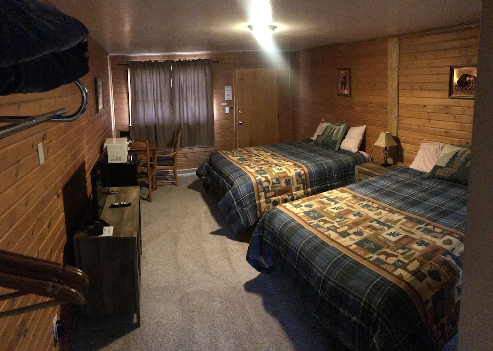 El Rancho Motel 8/51