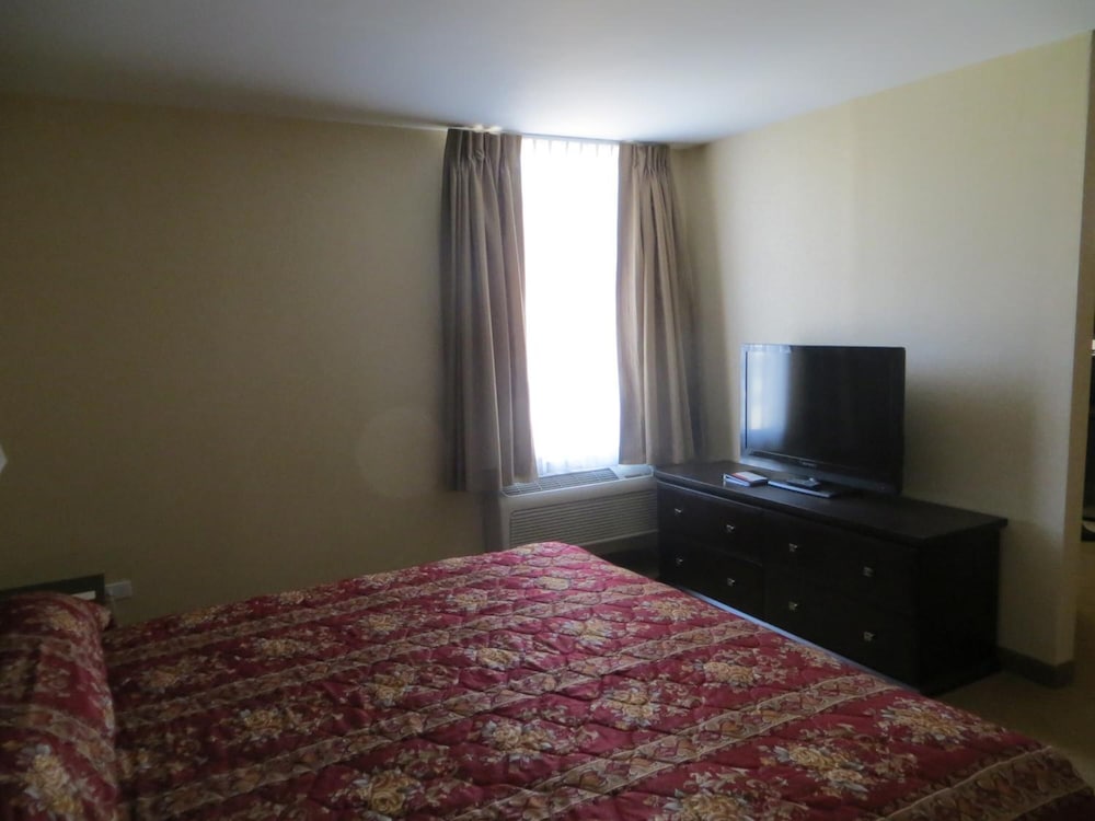 Econo Lodge Winnipeg 39/40
