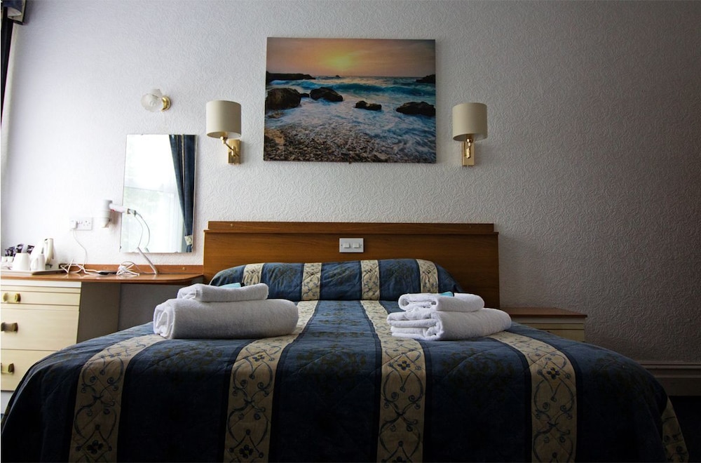 Evans Hotel 23/37