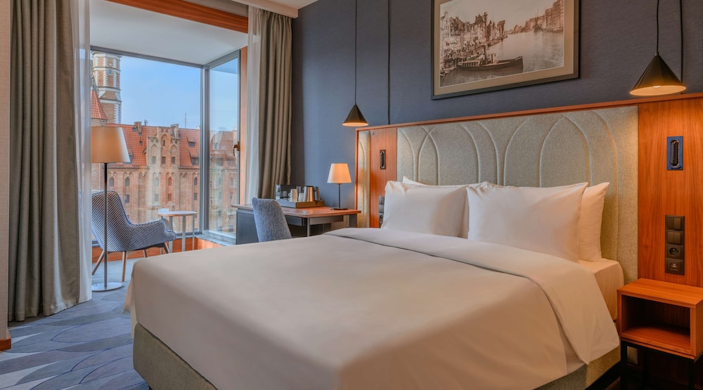 Bw, Spa, Superior, Queen Bed, River View