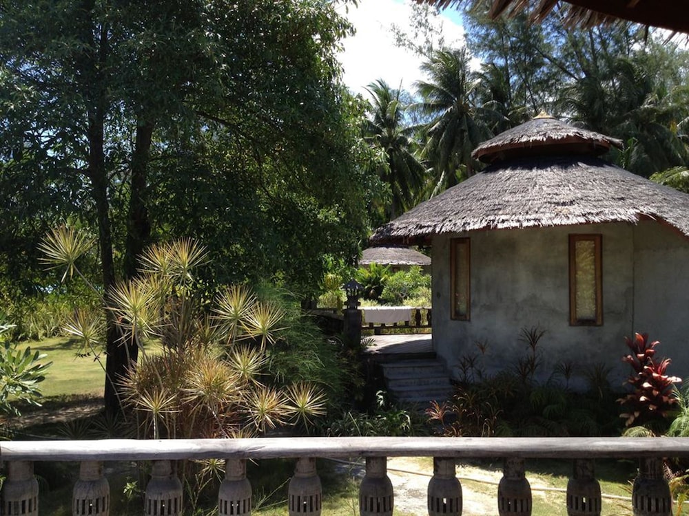 Malibu Beach Bungalows 16/61