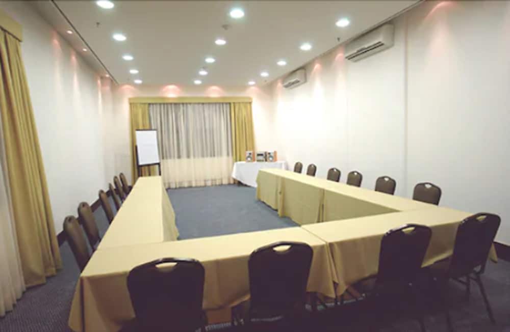 LUZ PLAZA 52/55