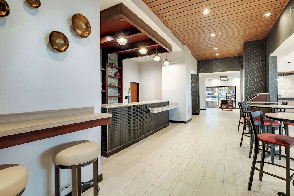 Budget Inn 44/51