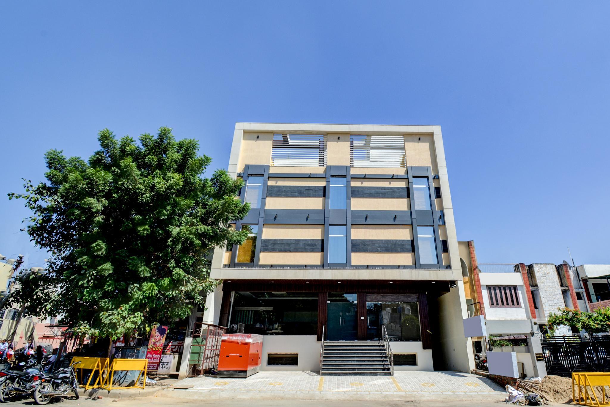 Capital O 22318 Htl Grand Anshul 3/21