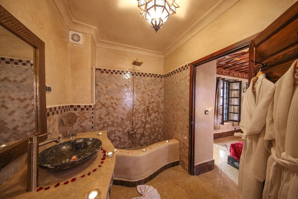 RIAD AFRICA 32/80