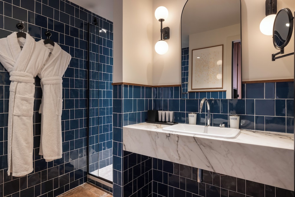 غرفة سوبيريور بسرير كينج، Cristal Champs Elysees Hotel 10/10