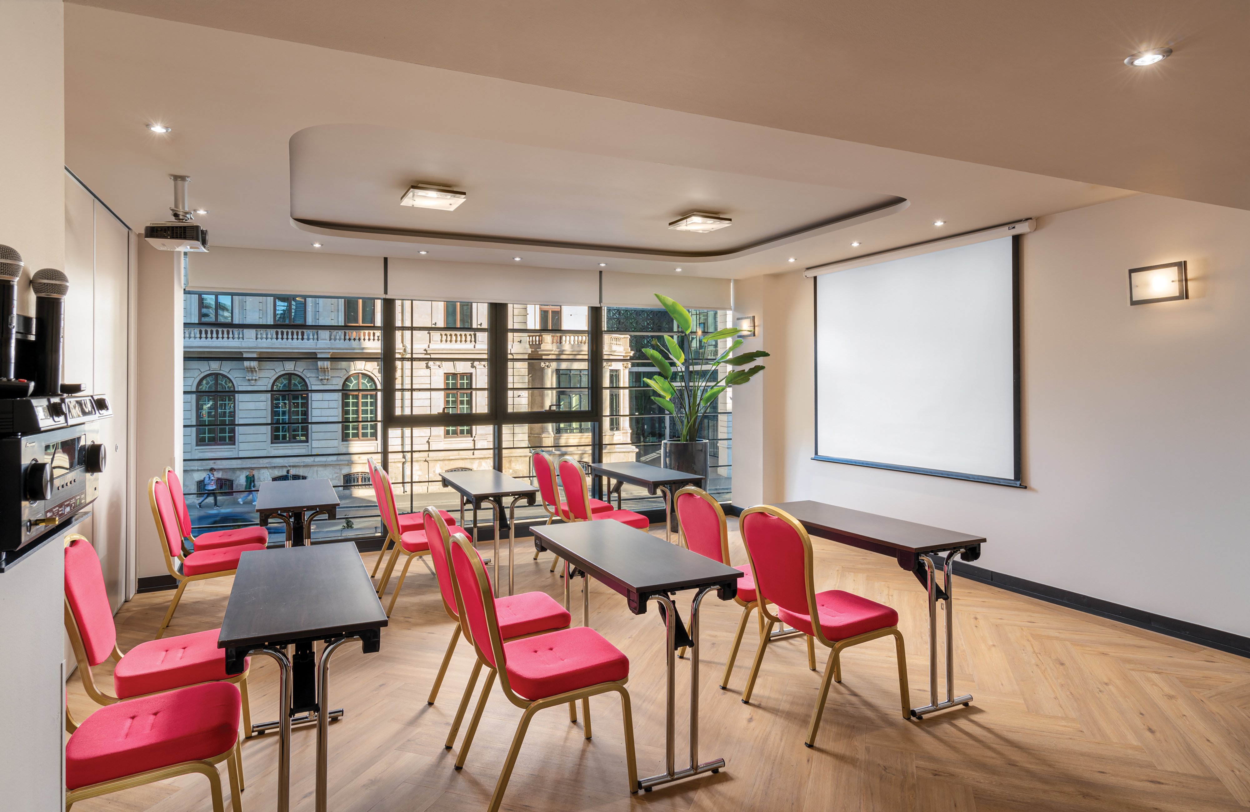Leonardo Hotel Bucharest City Center (ex Golden Tulip Victoria) 34/38