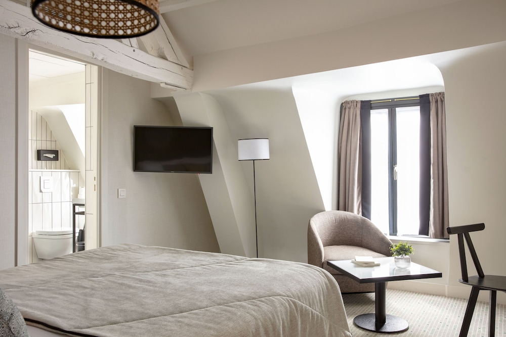 Hotel Bastille Speria 19/48