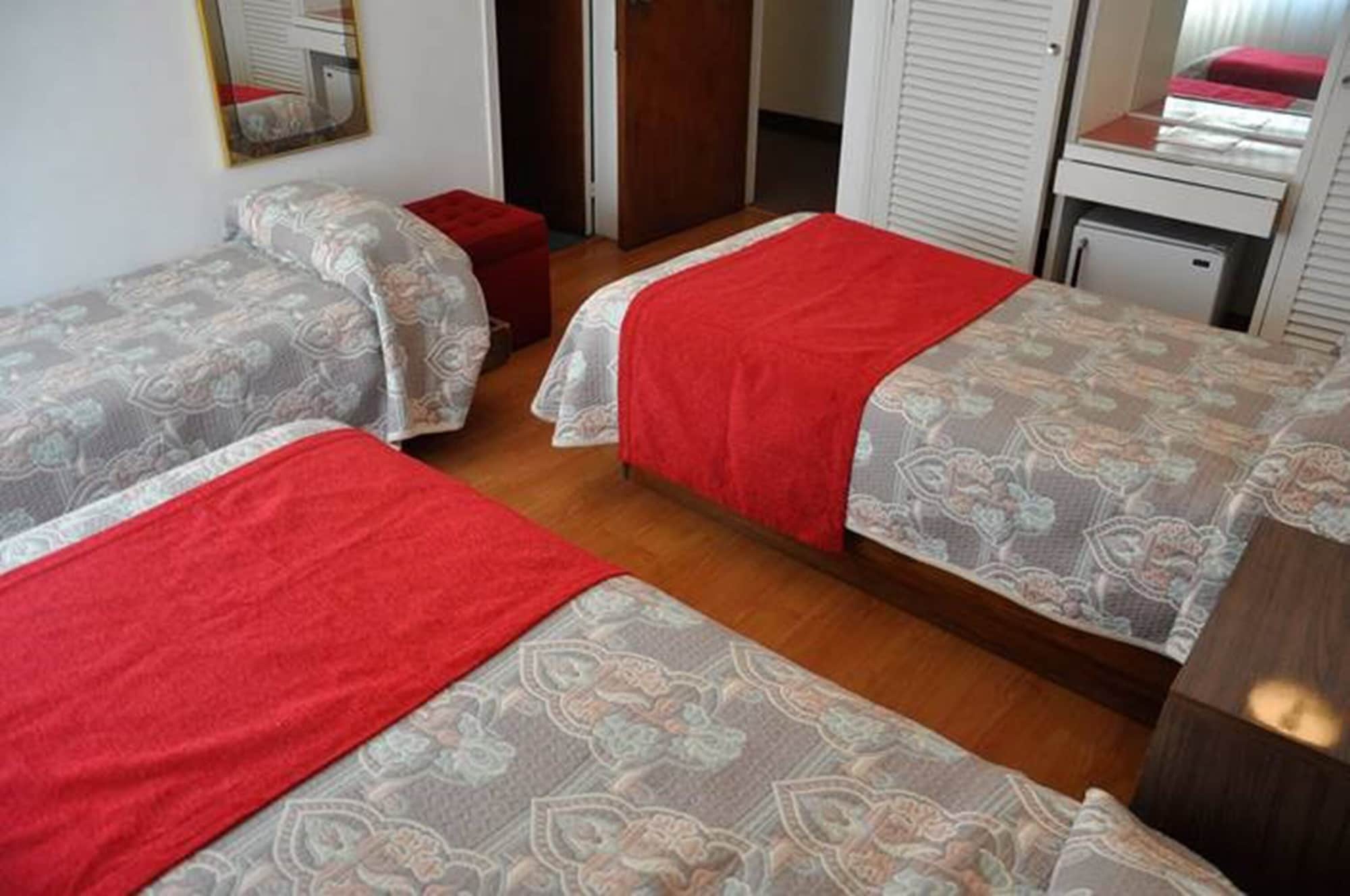 ROOM, TRIPLE