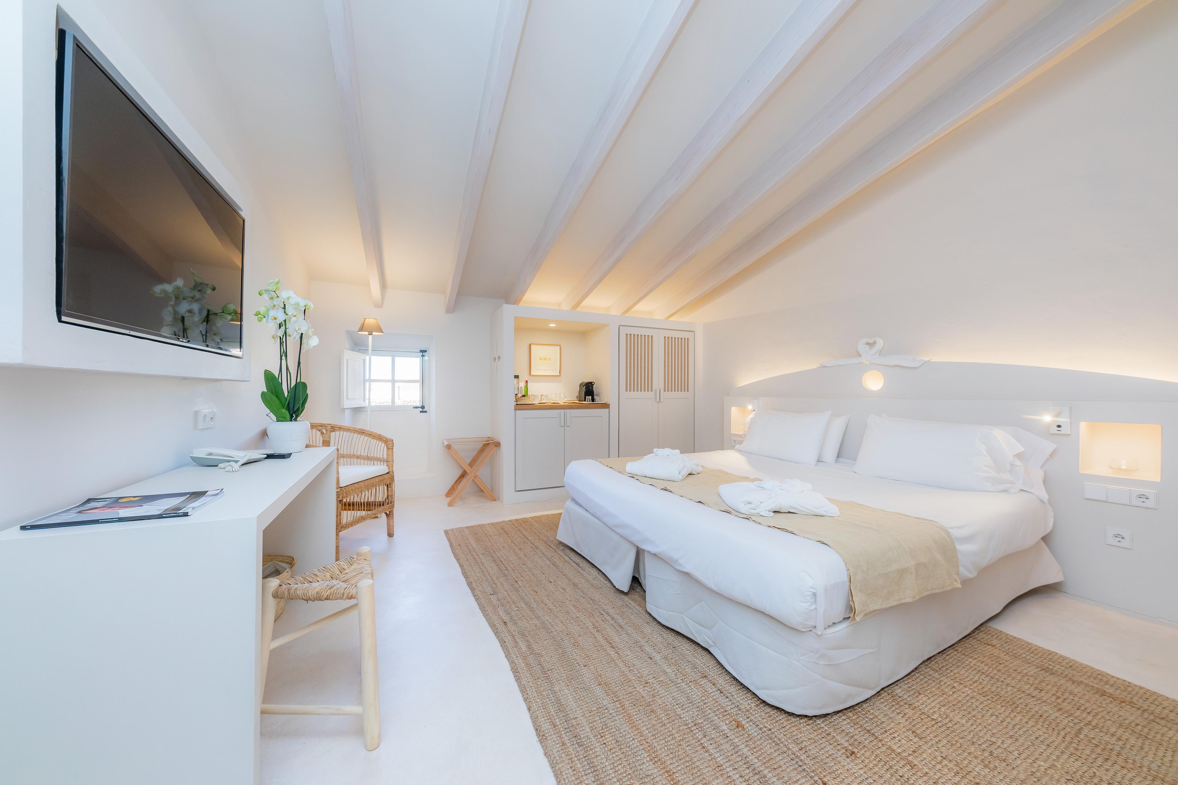 Room, Double Bed, No Balcony