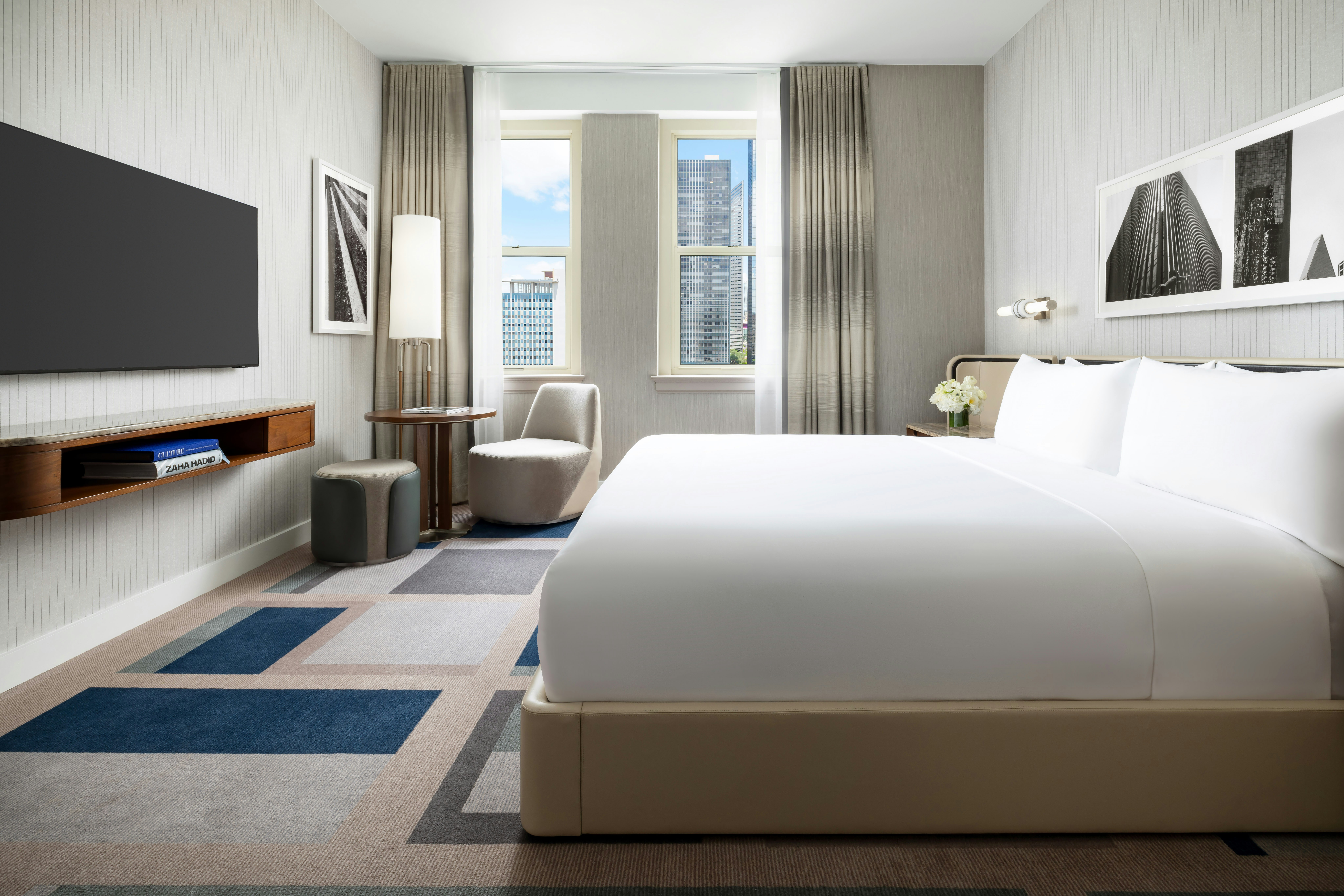 DELUXE, QUEEN BED